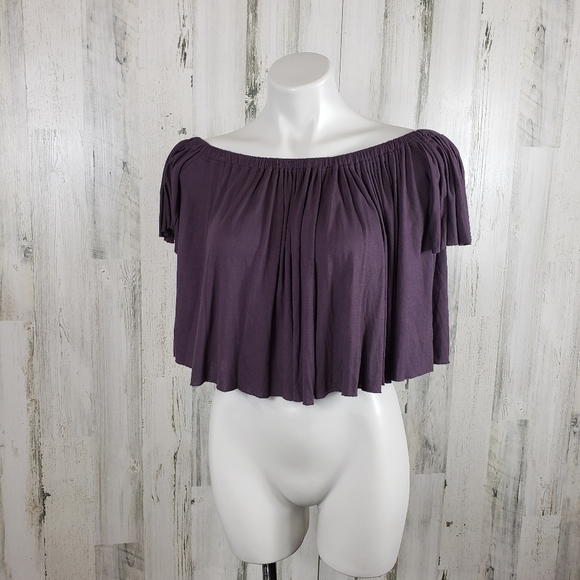 3/$15 Truly madly deeply purple cropped off shoulder top - Picture 1 of 7